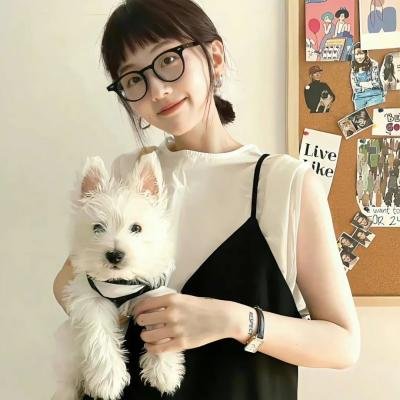 圣洁的艾曼妞